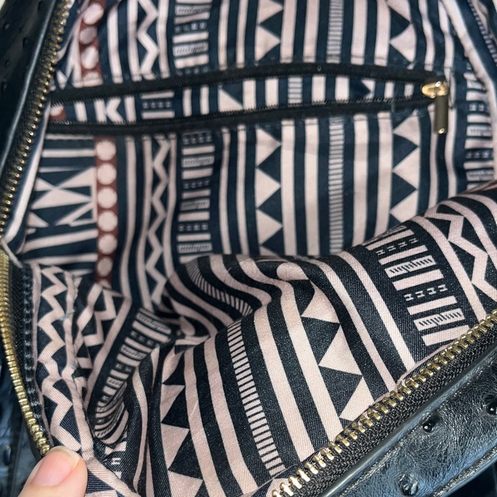 Chic Black Crocodile-Patterned Backpack - image 2